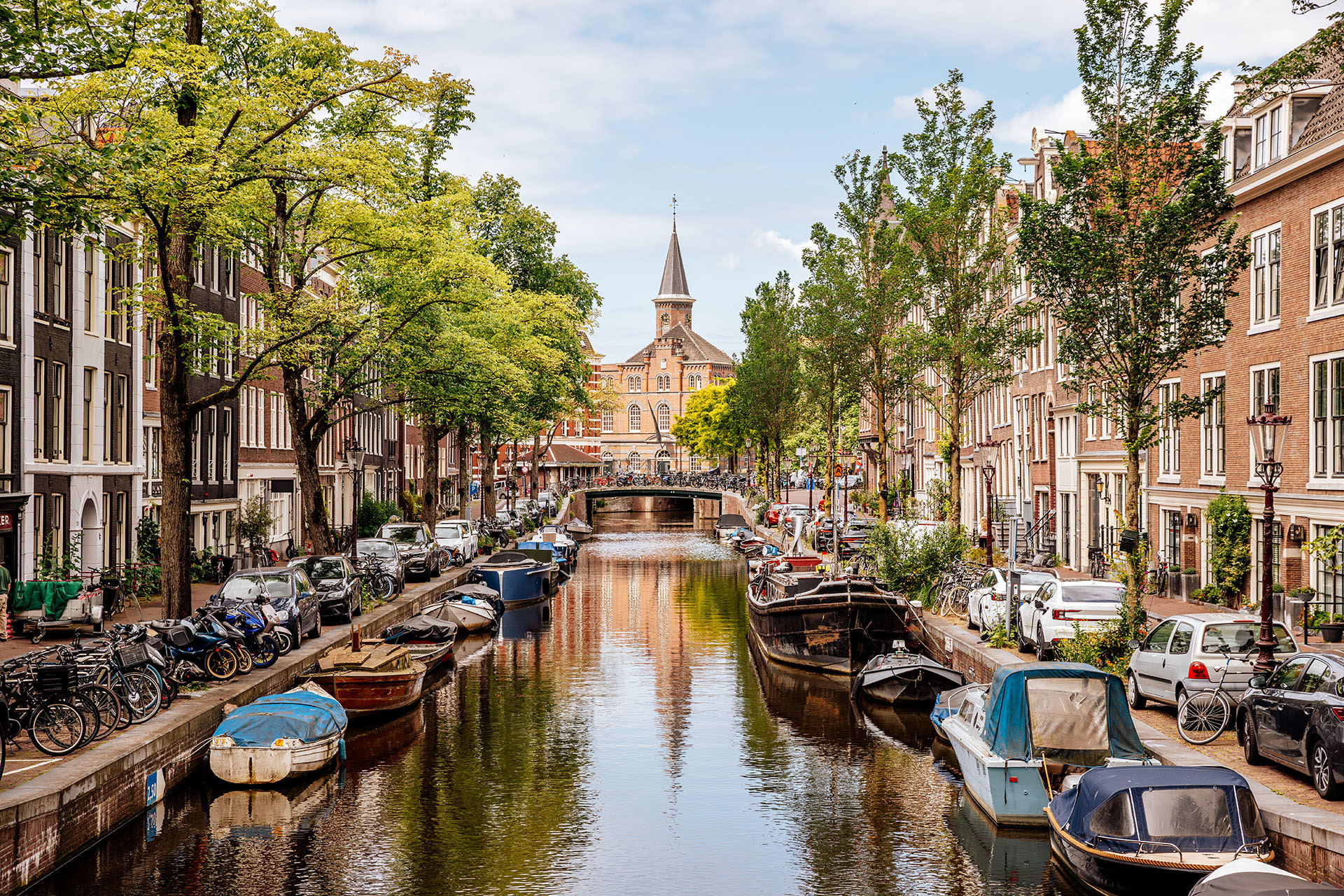 09_25_36_hours_in_amsterdam_hero_gettyimages-1553500306_1920x1280